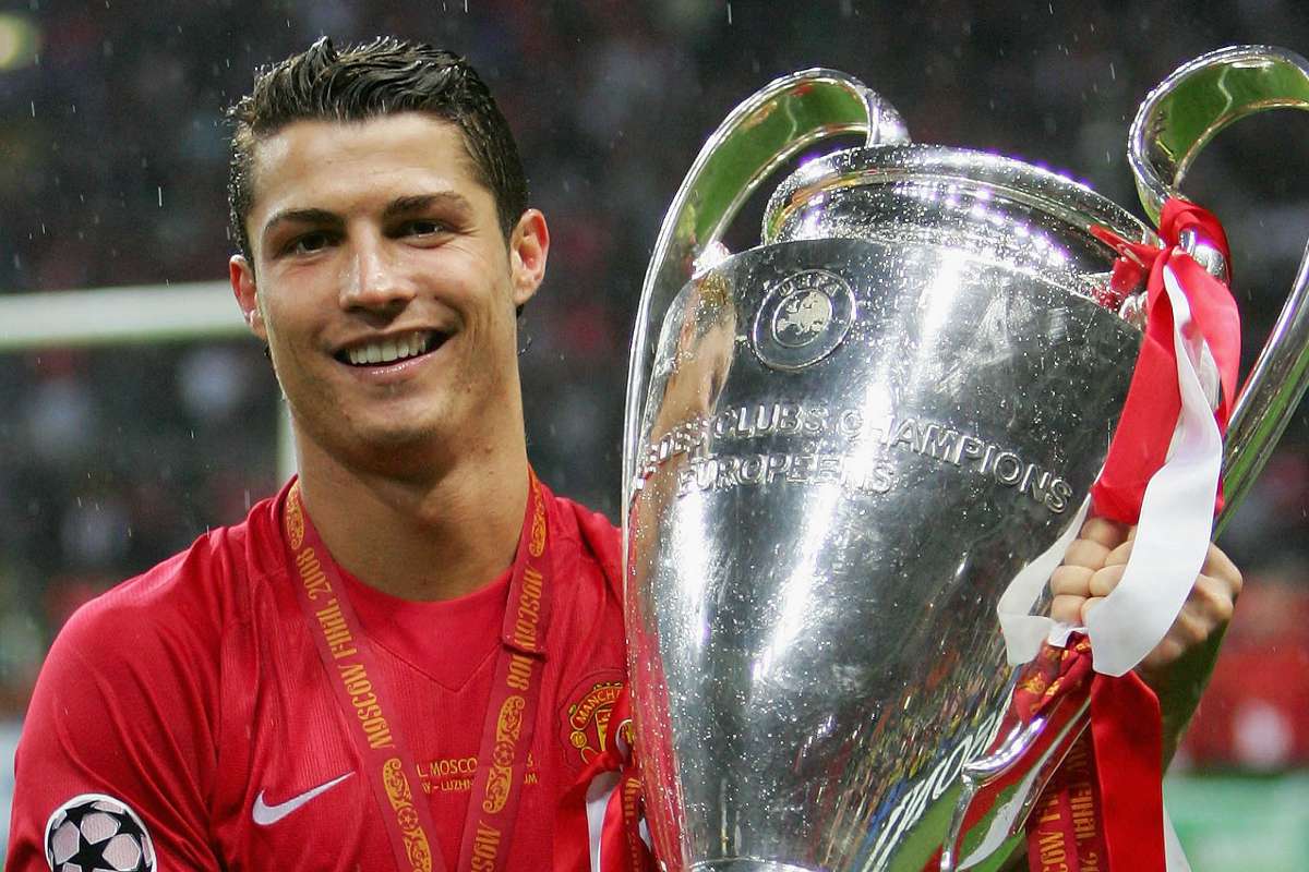 Khám Phá Ảnh Ronaldo Cầm Cúp Đẹp Nhất Chất Lượng 4K - Top 10 Hà Nội