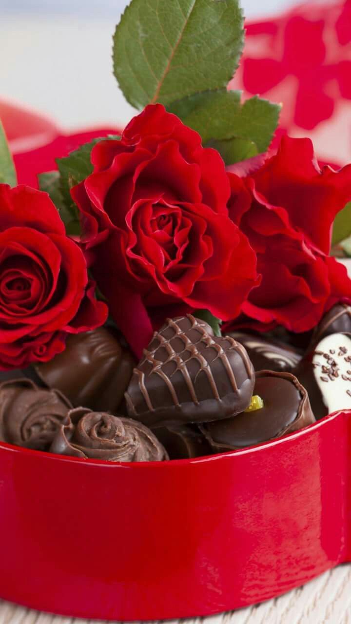 Hình ảnh socola và hoa hồng ngày valentine