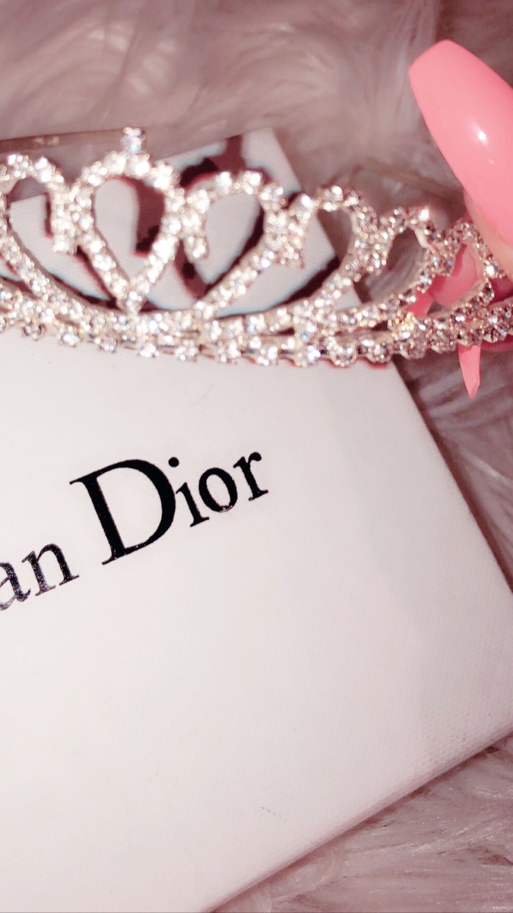 Khi Dior, Louis Vuitton làm bao lì xì Tết - Mặc đẹp