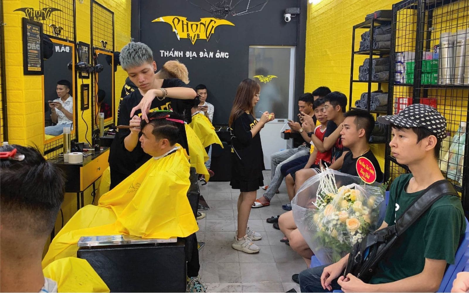 top-10-barber-shop-ha-noi-duoc-canh-may-rau-ua-chuong-nhat-10